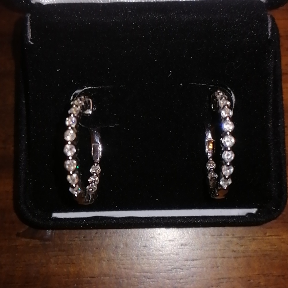 Diamond earrings 14k white gold